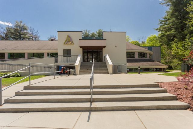 82 Spinnaker Way, Portsmouth, NH 03801