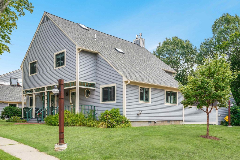 82 Spinnaker Way, Portsmouth, NH 03801