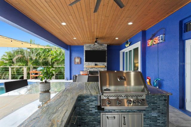 704 EAGLE LANE, Apollo Beach, FL 33572