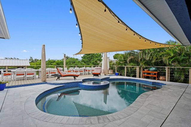 704 EAGLE LANE, Apollo Beach, FL 33572