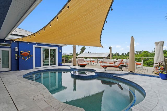 704 EAGLE LANE, Apollo Beach, FL 33572