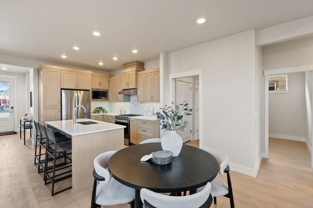 60932 SE Apollo Place, Bend, OR 97702