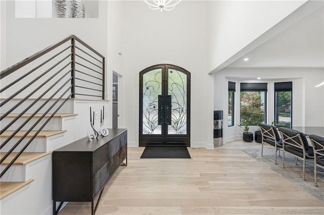 3205 W 83rd Street, Leawood, KS 66206