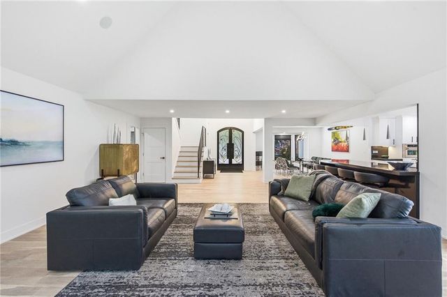 3205 W 83rd Street, Leawood, KS 66206
