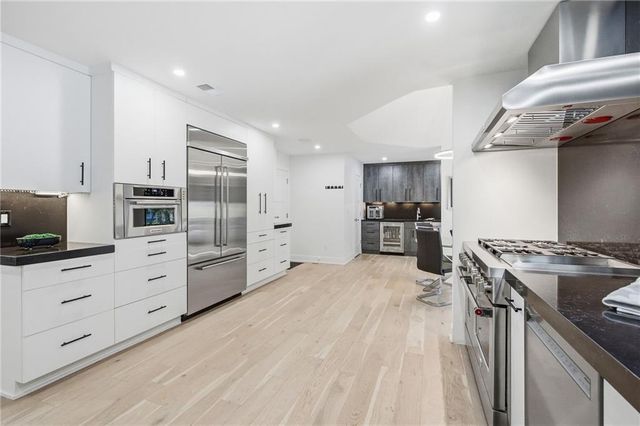 3205 W 83rd Street, Leawood, KS 66206