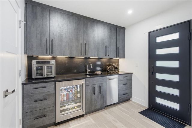 3205 W 83rd Street, Leawood, KS 66206