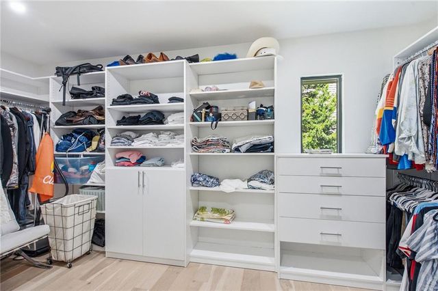 3205 W 83rd Street, Leawood, KS 66206
