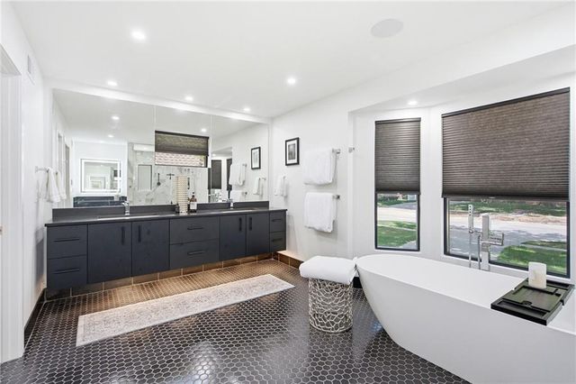 3205 W 83rd Street, Leawood, KS 66206