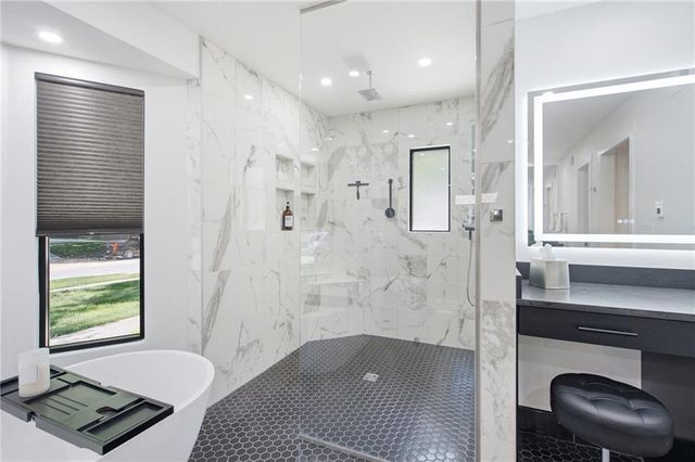 3205 W 83rd Street, Leawood, KS 66206