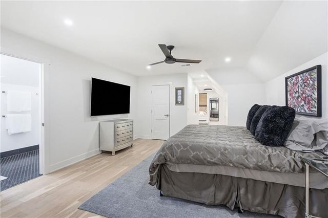 3205 W 83rd Street, Leawood, KS 66206