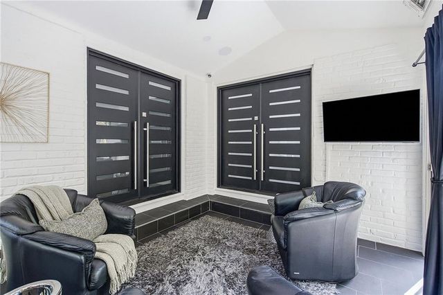3205 W 83rd Street, Leawood, KS 66206