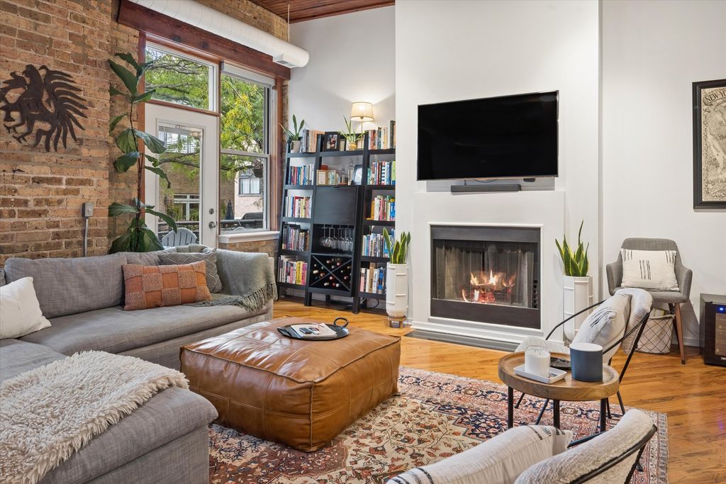 2021 W Willow Street 204, Chicago, IL 60647 — photo 2