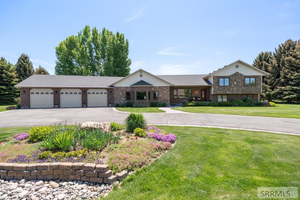 2819 W Meadow Lark Lane, Idaho Falls, ID 83402