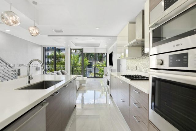 1065 99th St, Bay Harbor Islands, FL 33154