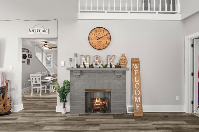 1017 S 6th Avenue W, Newton, IA 50208