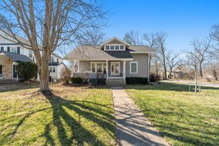 1017 S 6th Avenue W, Newton, IA 50208