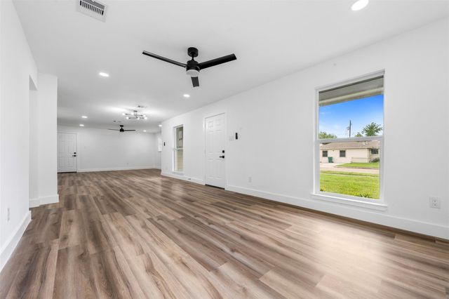 3112 Hays Street, Pasadena, TX 77503