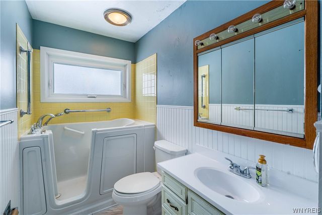 13 Standish Road, Lockport City, NY 14094