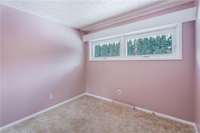 13 Standish Road, Lockport City, NY 14094