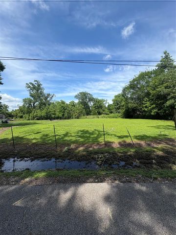 1909 Bell Street, Dayton, TX 77535