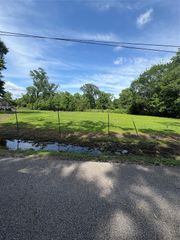 1909 Bell Street, Dayton, TX 77535