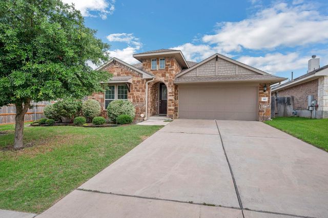 140 W Highfield ST, Hutto, TX 78634