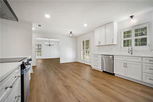301 Indian Creek Drive E, Mobile, AL 36607