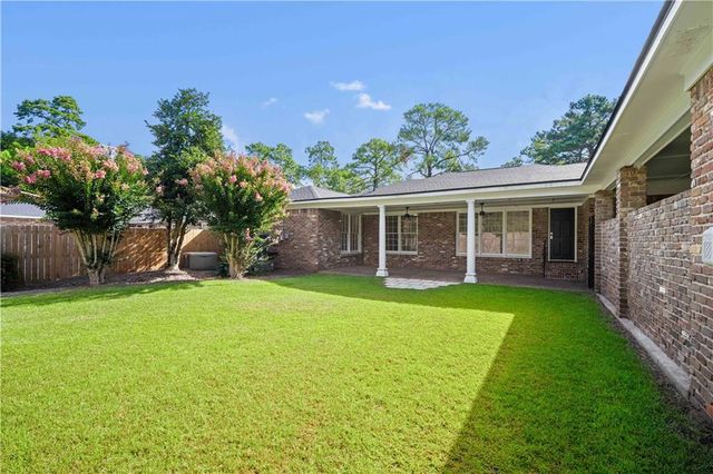 301 Indian Creek Drive E, Mobile, AL 36607