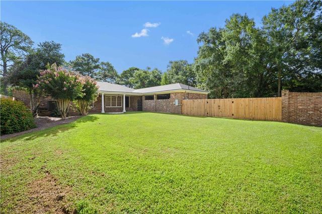 301 Indian Creek Drive E, Mobile, AL 36607