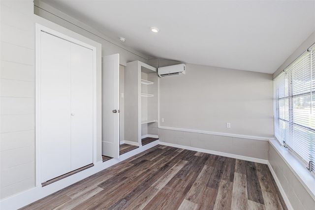 561 N DOLLINS AVENUE, Orlando, FL 32805