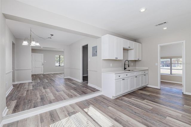 561 N DOLLINS AVENUE, Orlando, FL 32805