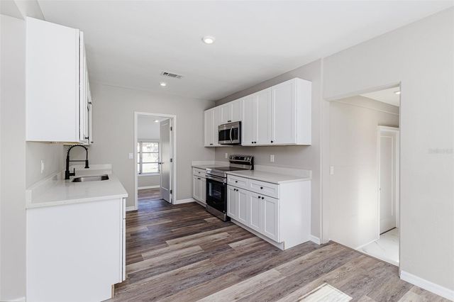 561 N DOLLINS AVENUE, Orlando, FL 32805