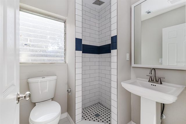 561 N DOLLINS AVENUE, Orlando, FL 32805