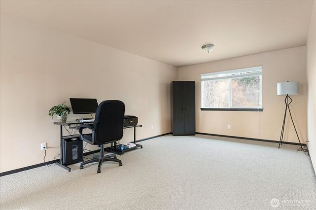 942 Walker Heights Place, Oak Harbor, WA 98277