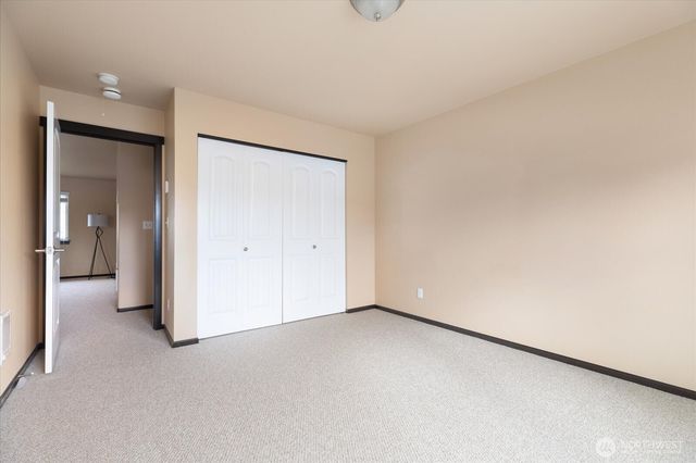 942 Walker Heights Place, Oak Harbor, WA 98277