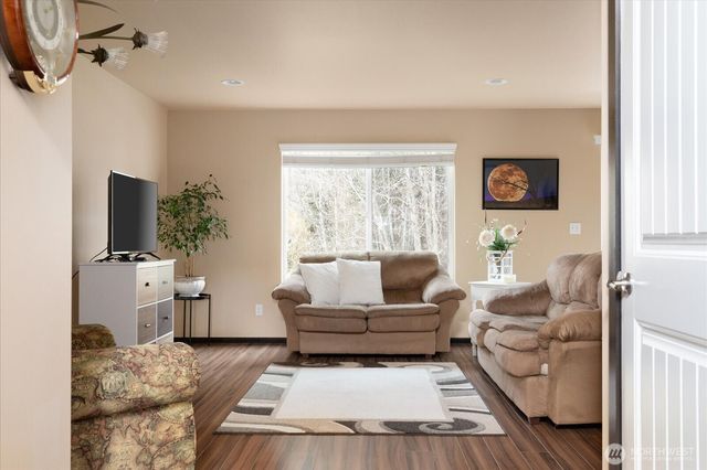 942 Walker Heights Place, Oak Harbor, WA 98277