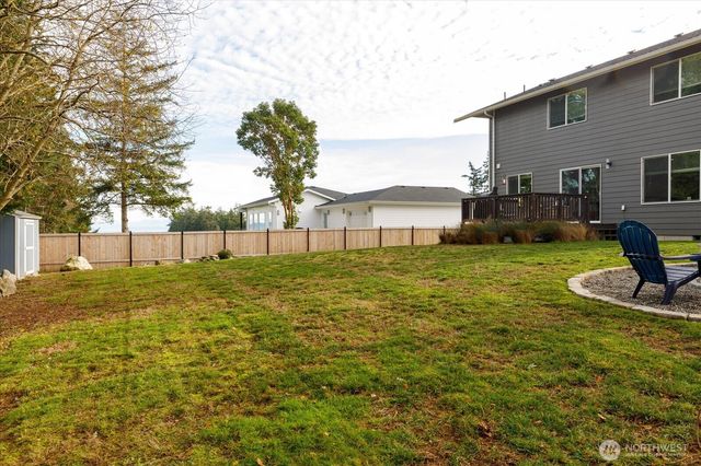 942 Walker Heights Place, Oak Harbor, WA 98277