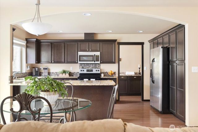 942 Walker Heights Place, Oak Harbor, WA 98277