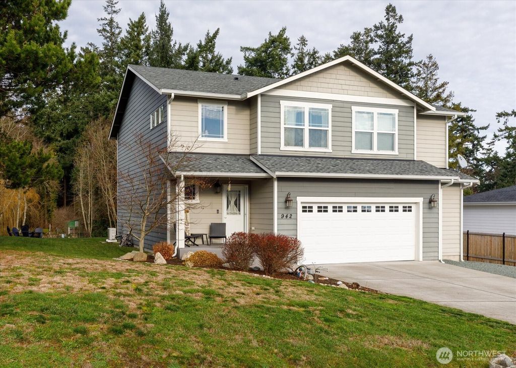 942 Walker Heights Place, Oak Harbor, WA 98277