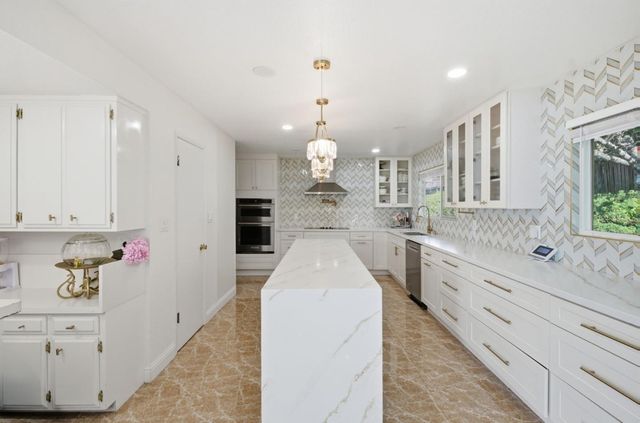 26918 Claiborne Court, Hayward, CA 94542