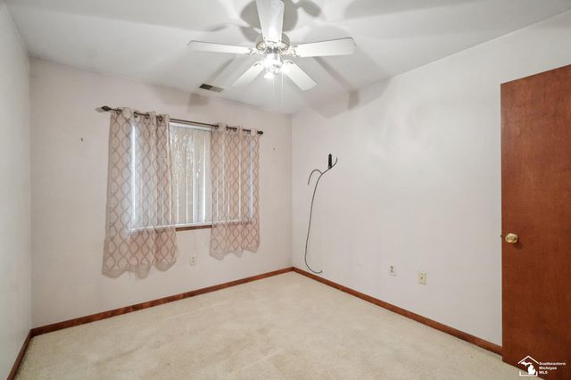 16064 Holz Drive, Southgate, MI 48195