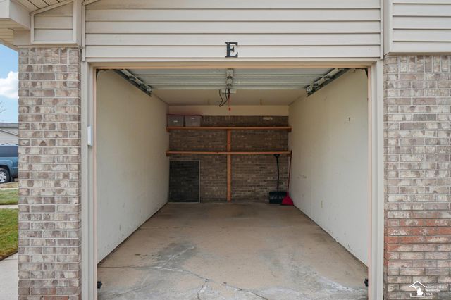 16064 Holz Drive, Southgate, MI 48195