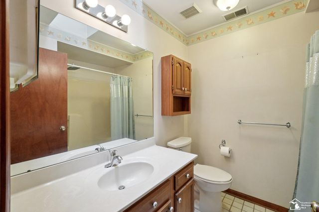 16064 Holz Drive, Southgate, MI 48195