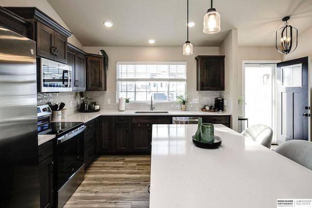 21054 Madison Street, Elkhorn, NE 68022