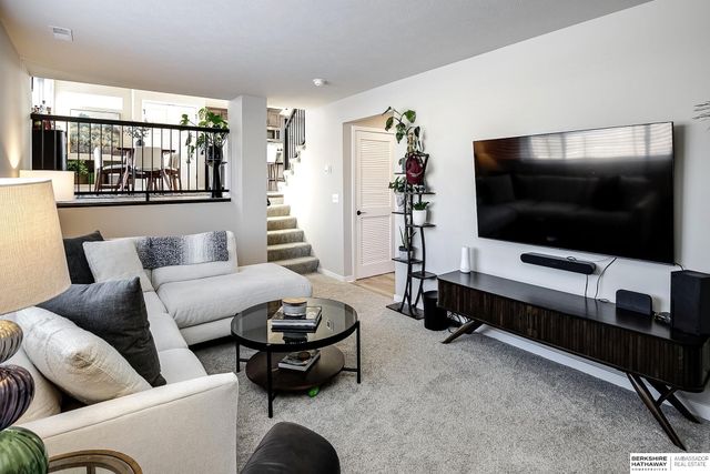 21054 Madison Street, Elkhorn, NE 68022