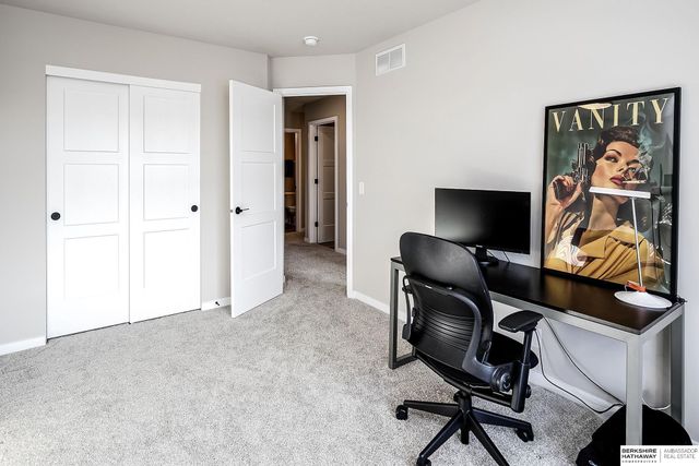 21054 Madison Street, Elkhorn, NE 68022