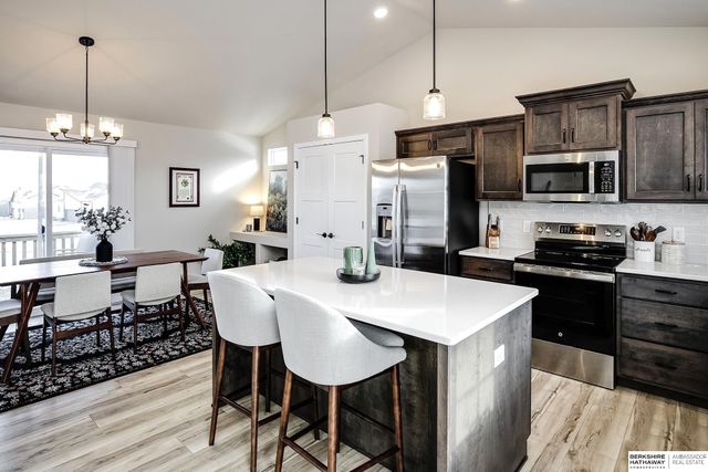 21054 Madison Street, Elkhorn, NE 68022