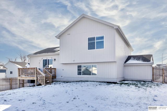 21054 Madison Street, Elkhorn, NE 68022