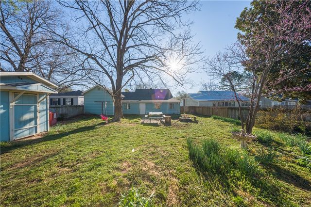 312 S Garrett Street, Siloam Springs, AR 72761