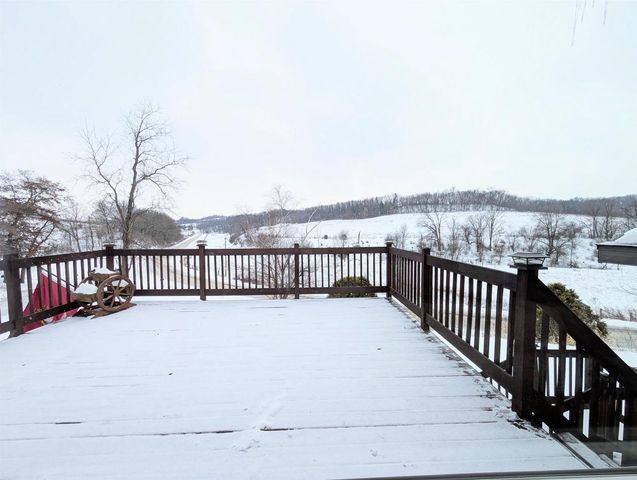 5486 Green River Road, Fennimore, WI 53809